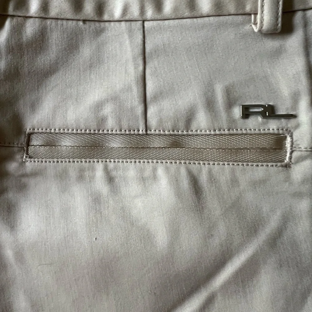 Ralph Lauren Women's Khaki Knee-Length Golf Shorts Size 2 NWT